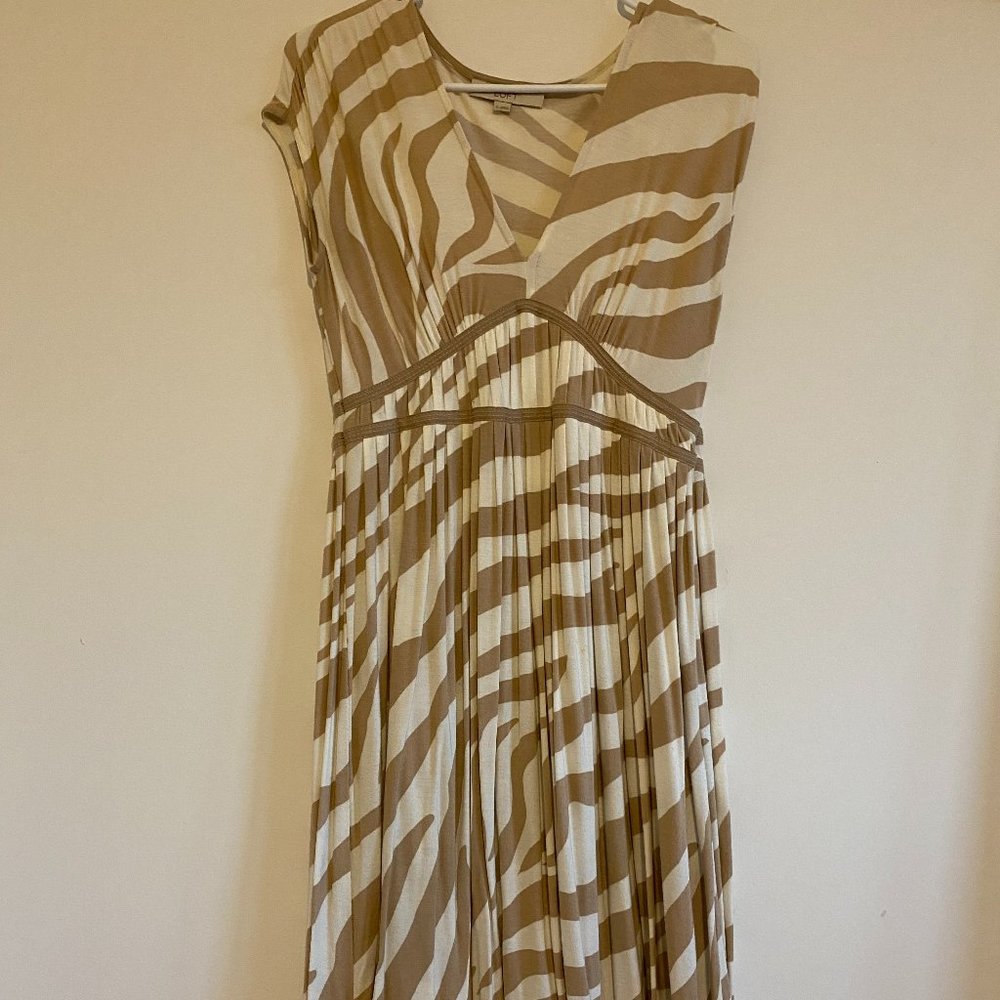 Loft Tan and White Size 0 Knee Length Dress